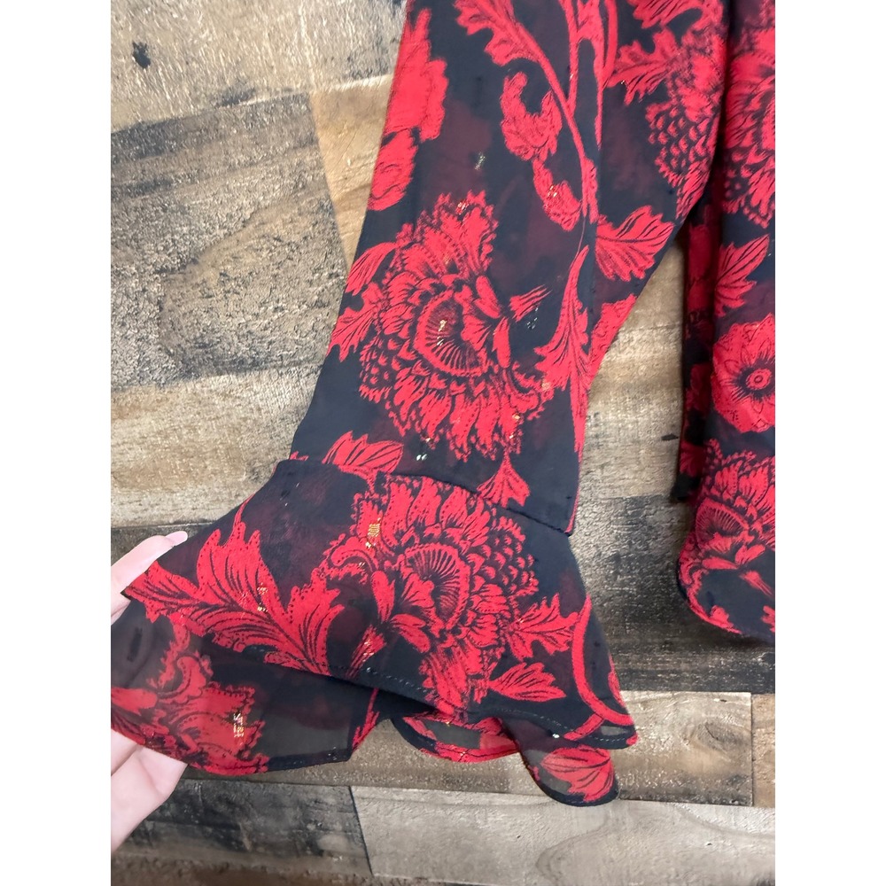 Chico's Carmine Red Ryne Bloom Ruffle Front Blouse Metallic Floral Top Size 3 16 - Picture 2 of 10